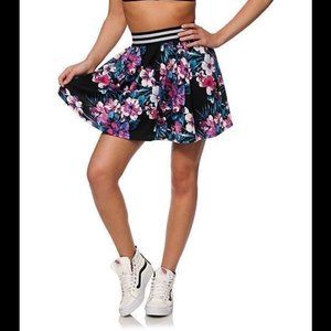 Floral Skater Skirt Large NWT Zumiez Ninth Hall